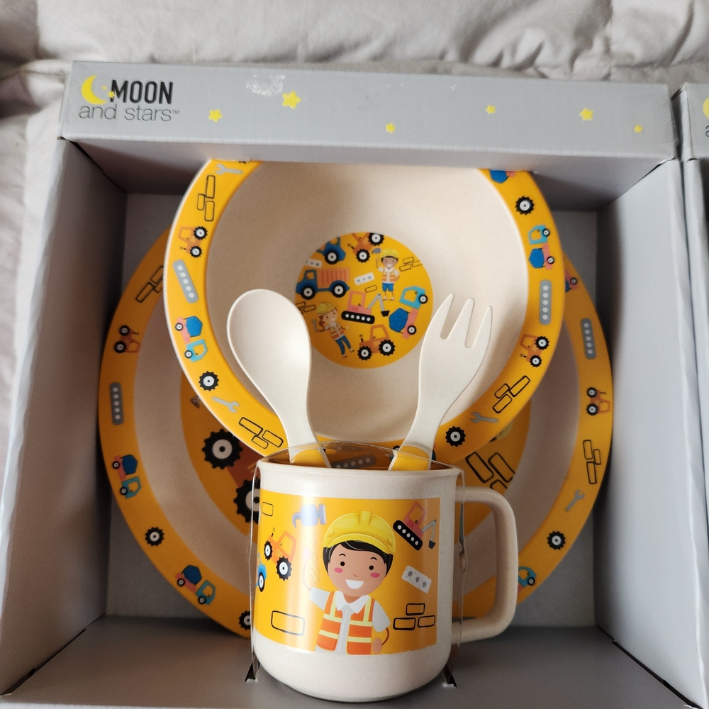 Kids Party Dinnerware Set - Yellow